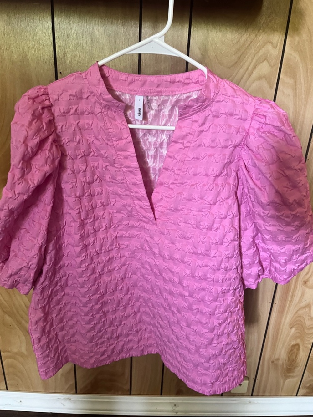 GLAM Women’s Pink Textured V-Neck Puff Sleeve Top